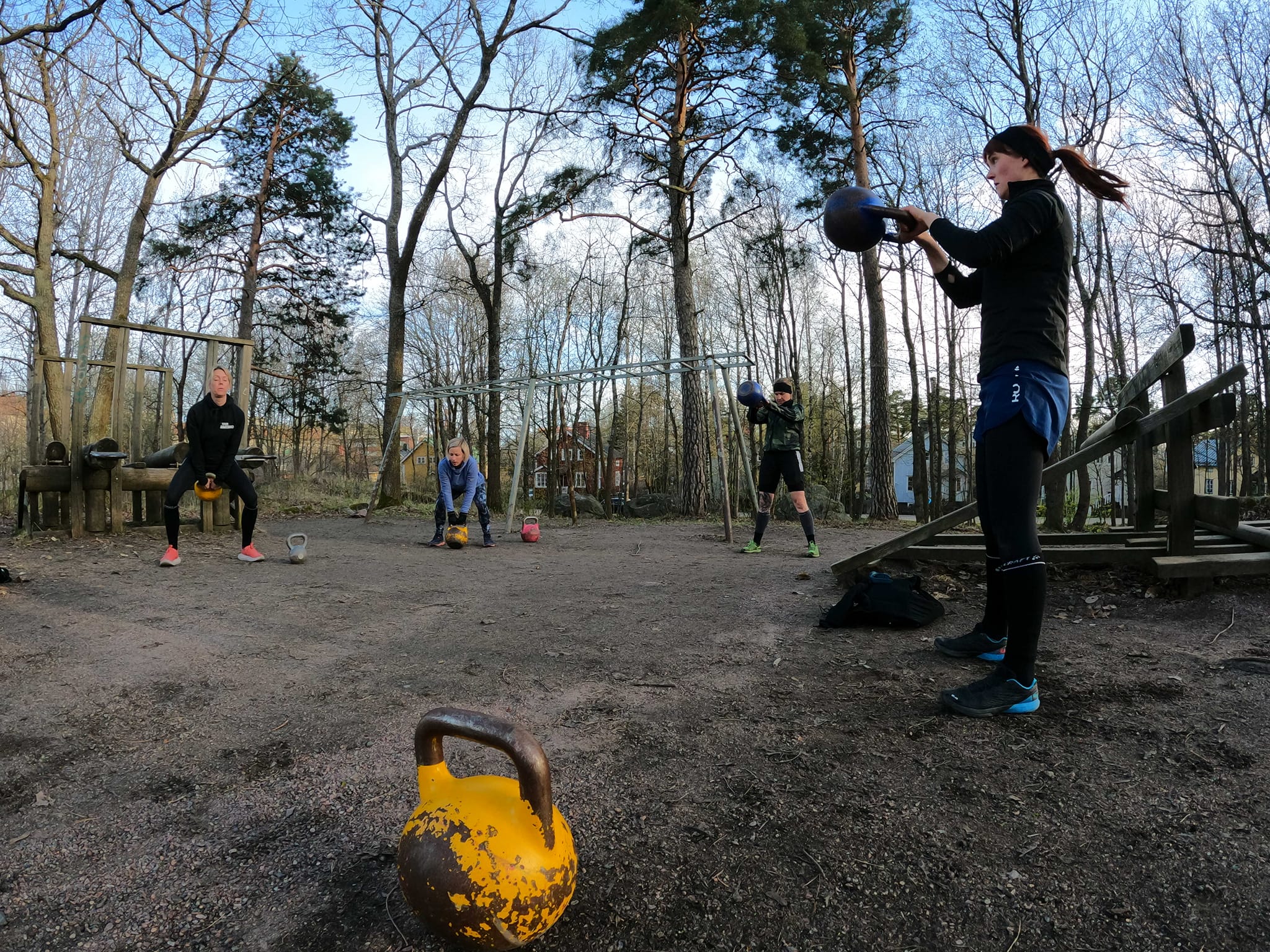 Raatamo Outdoor Crosstraining kahvakuulaharjoittelu